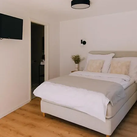 Bacherlhaus * טראונקירכן